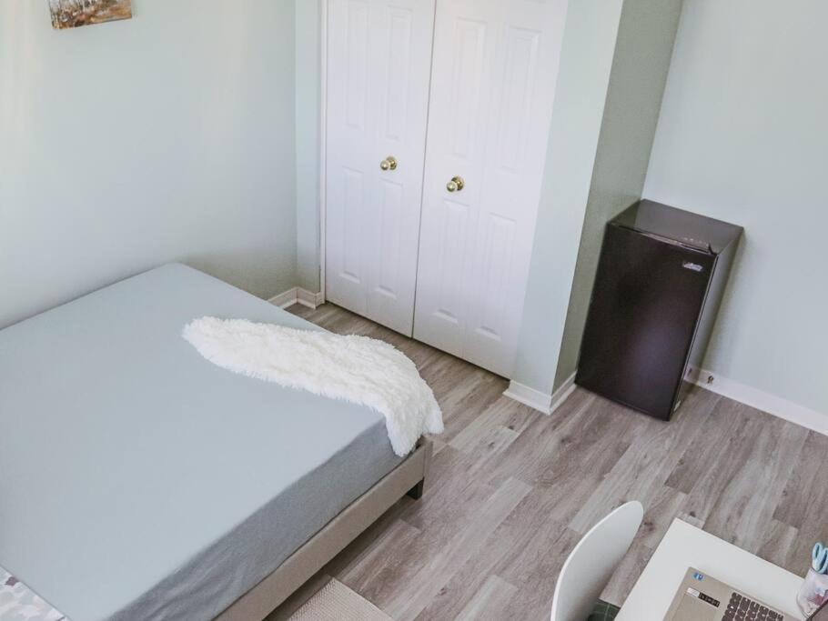 Kitchener-waterloo Cozy House * Kitchener