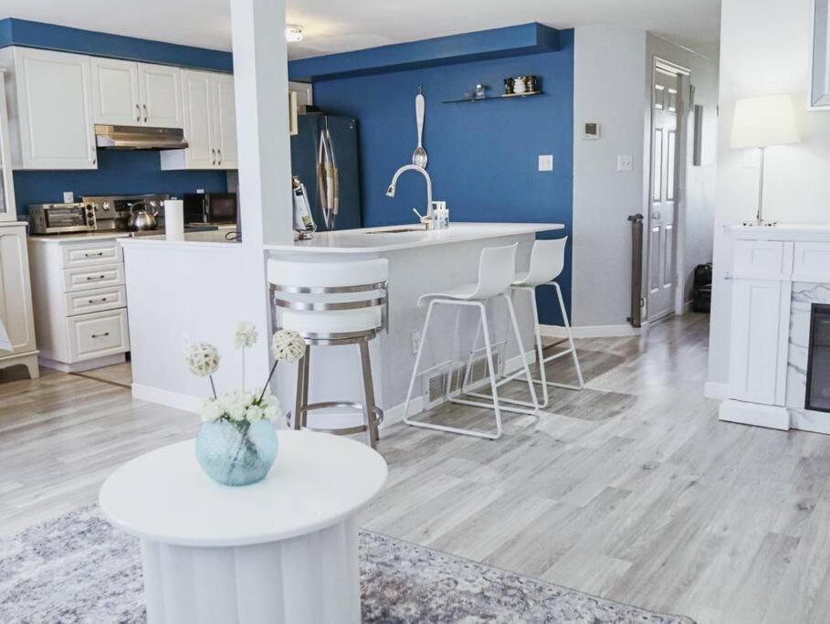 Kitchener-waterloo Cozy House Holiday home
